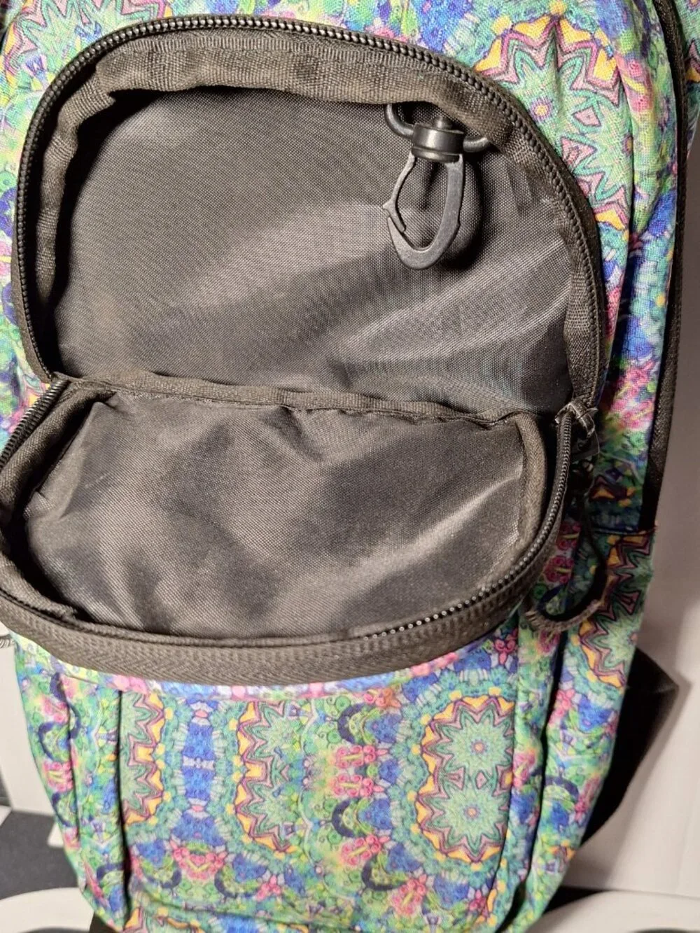 Vibedration Hydration Backpack w/o bladder, Green Blue Pink Tapestry, Used